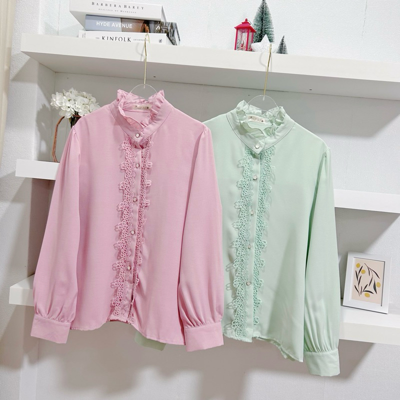 gp-0338 เสื้อเชิ้ตคอตั้งแต่งระบายสวยสไตล์วินเทจหวานๆ