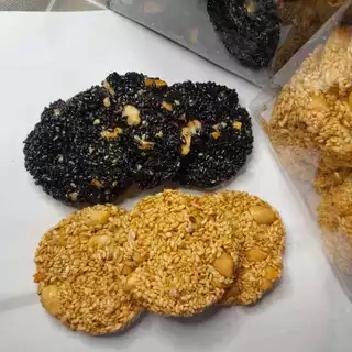 งาอบกรอบผสมถั่วลิสง สูตรน้ำตาลตะโหนด หวานน้อย หอม กรอบ อร่อย ทำใหม่วันต่อวัน