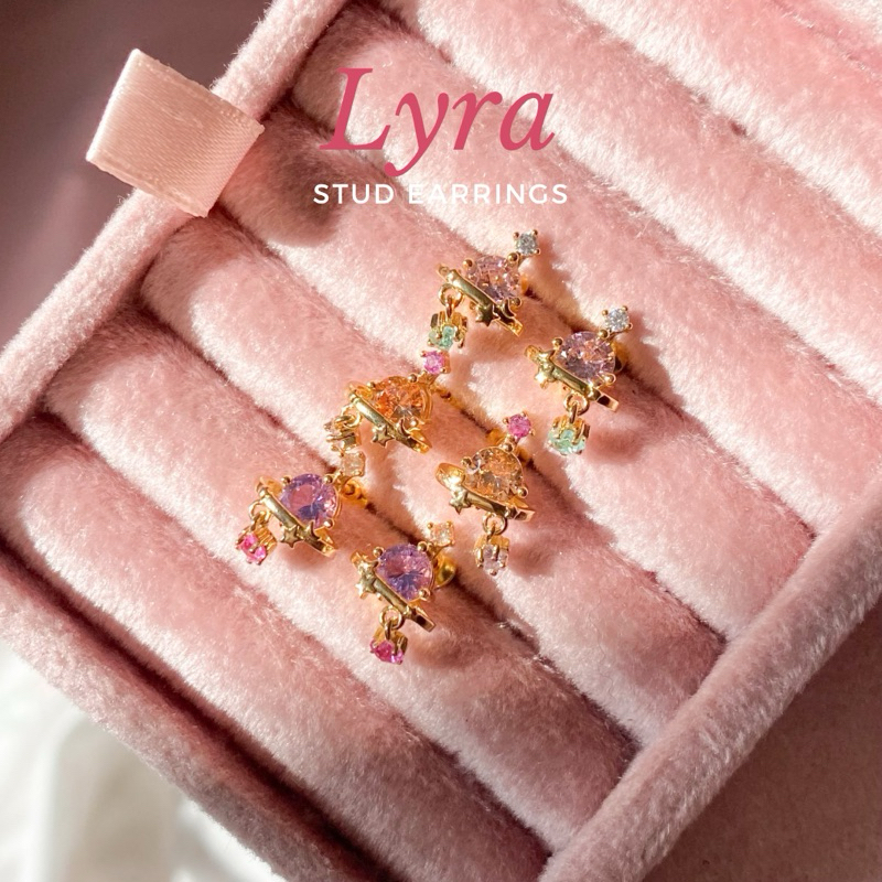 Thelucy Lyra star earrings