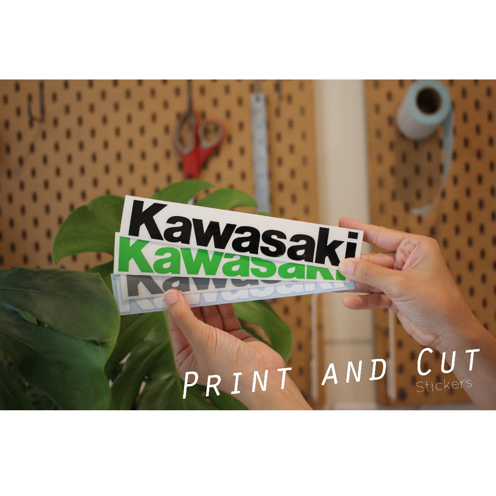 สติ๊กเกอร์ลาย Kawasaki ราคาถูก งานไดคัท oracal กันน้ำกันแดด มีหลายสีหลายขนาดให้เลือก สำหรับติดตกแต่ง ติดรถ