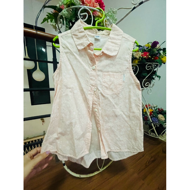 เสื้อเชิ้ตแขนกุดเด็กหญิง AIIZ