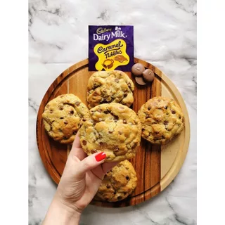 [BestBefore 23-Aug-2026] Cadbury Dairy Milk Caramel Chocolate Nibbles 100g แคดเบอรี ช็อกโกแลตนมไส้คาราเมลชิ้นพอดีคำ 100