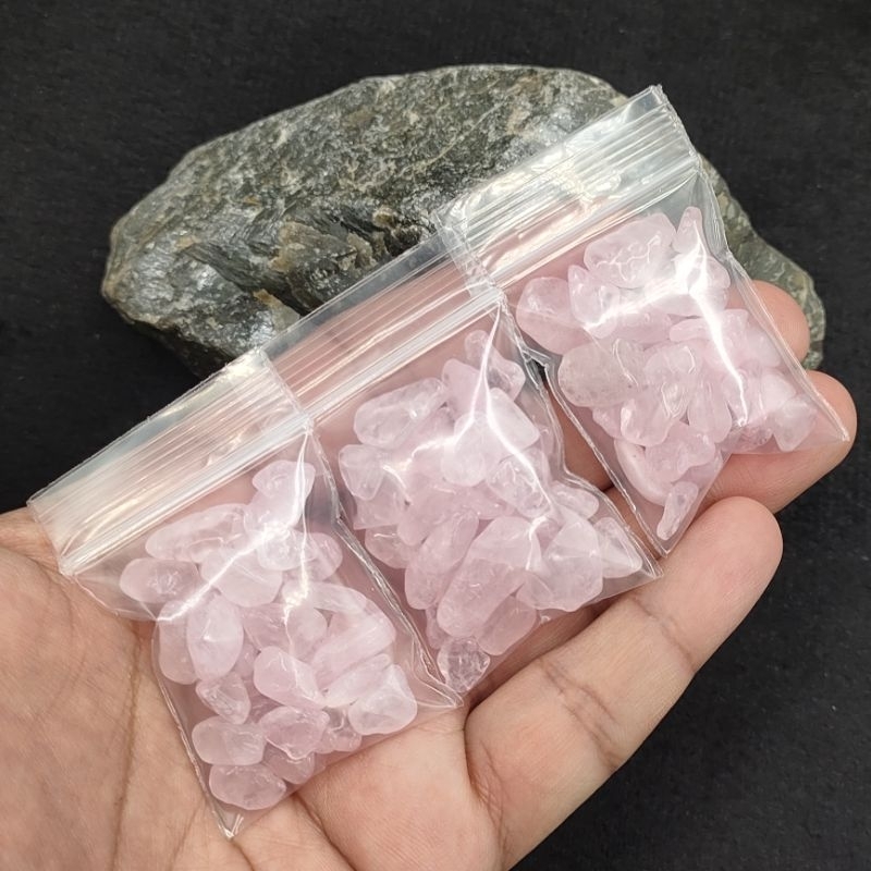 🌹 คริสตัล โรสควอตซ์ เเท้ ขนาดเล็ก สีชมพูสวยๆ ขนาด เเพ็คถุง 20 / 50 / 100 กรัม  🌿( Rose Quartz)