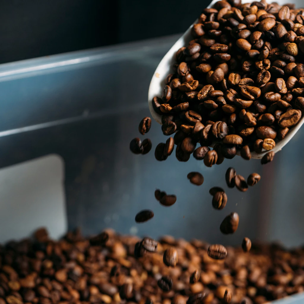กาแฟคั่วบด อาราบิก้า 100% | คั่วกลางเข้ม หอมสดใหม่ | ใช้ได้กับเครื่องชง ถุงกรอง กาแฟดริป  | คั่วหอมระดับพรีเมียม thumbnail 6