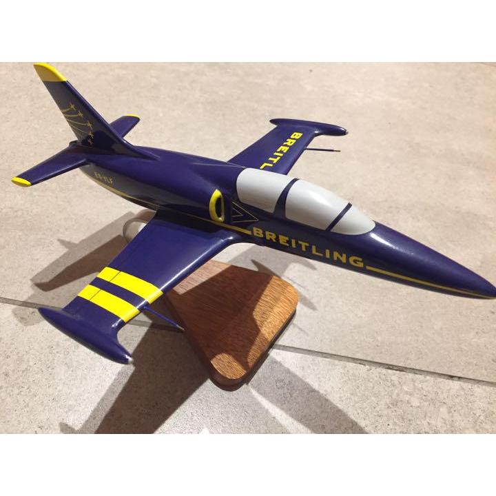 Breitling Airplane Model ความแปลกใหม่ ร้านค้าดำเนินการในญี่ปุ่น