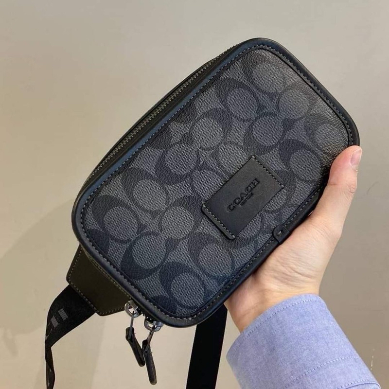 แท้ % COACH WYATT CROSSBODY SIGNATURE CANVAS CM106