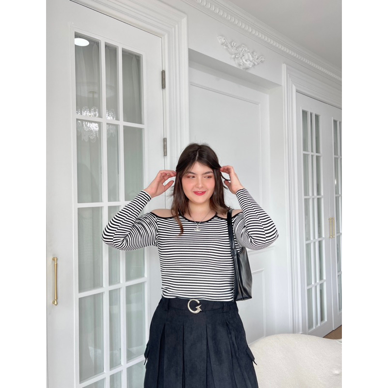 CurveG Lucy top เสื้อเปิดไหล่ลูซี่