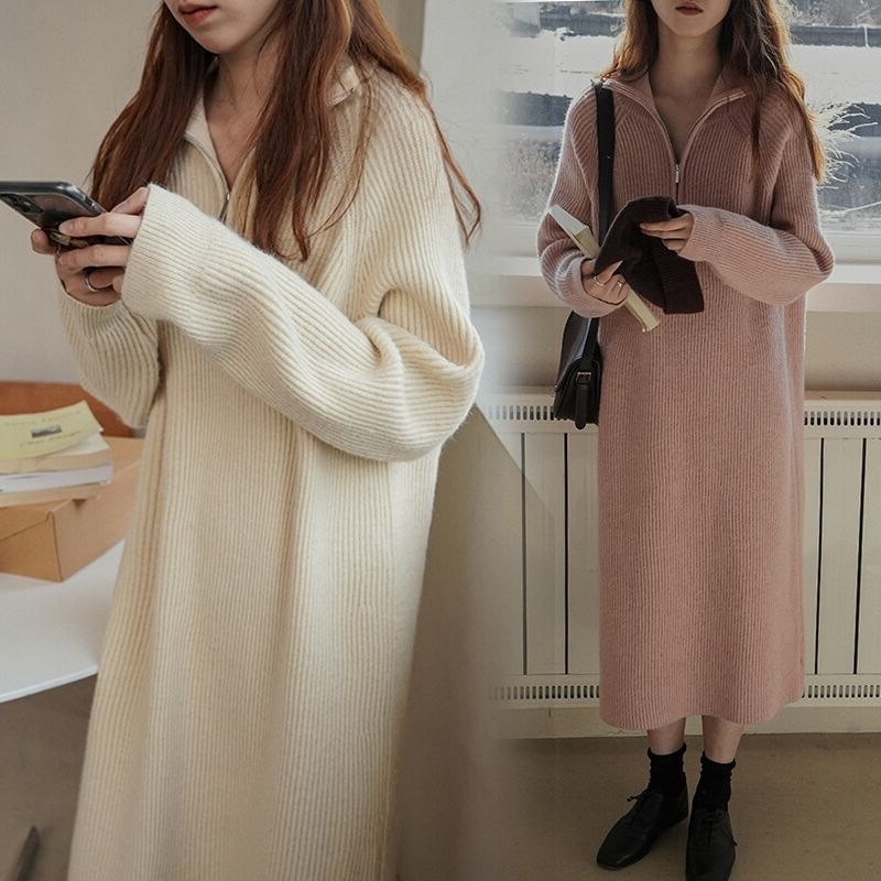 เดรสยาวไหมพรมกันหนาวคอปีน มีซิปตรงคอ -Korea design-