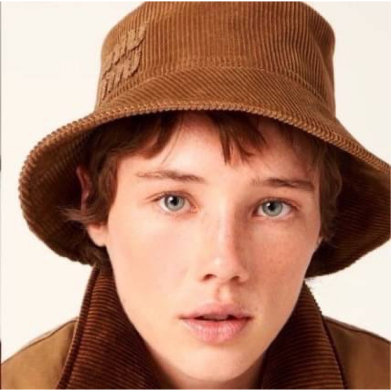 หมวกลูกฟูกกำมะหยี่มิวMlU BUCKET HAT รุ่นคอลใหม่สวยมากกกเทียบแท้👒