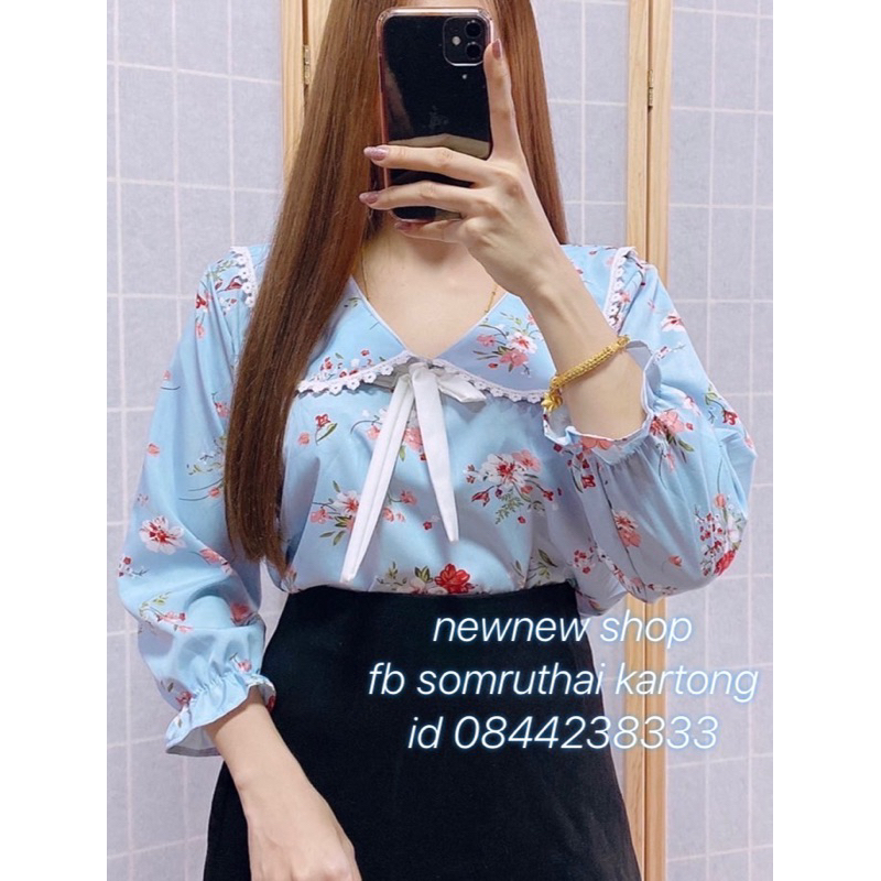 เสื้อสีฟ้าคอบัวแต่งลูกไม้สายขาวเนื้อผ้าใหม่อิตาลีสวยน่ารักใส่สบาย