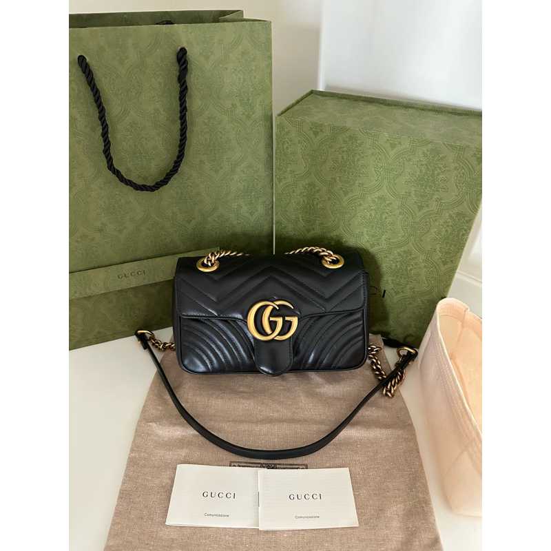 Gucci marmont 22 Y.22 like new