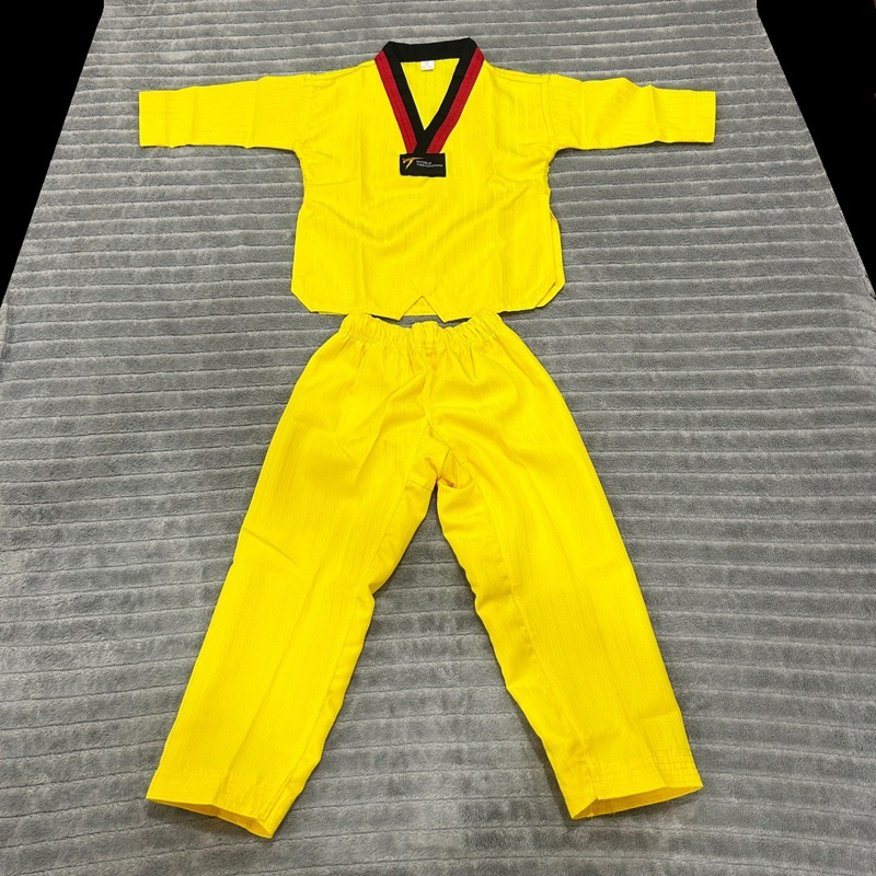 A15# ชุดเทควันโดสีเหลือง เด็ก ผู้ใหญ่ ชุดสีเทควันโด Yellow Taekwondo Uniform