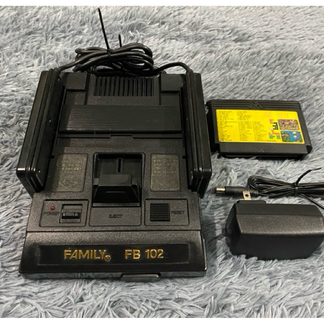 Family Computer FR102 Black เครื่องสวยโลโก้ทองเต็ม (แถมตลับ52in1)
