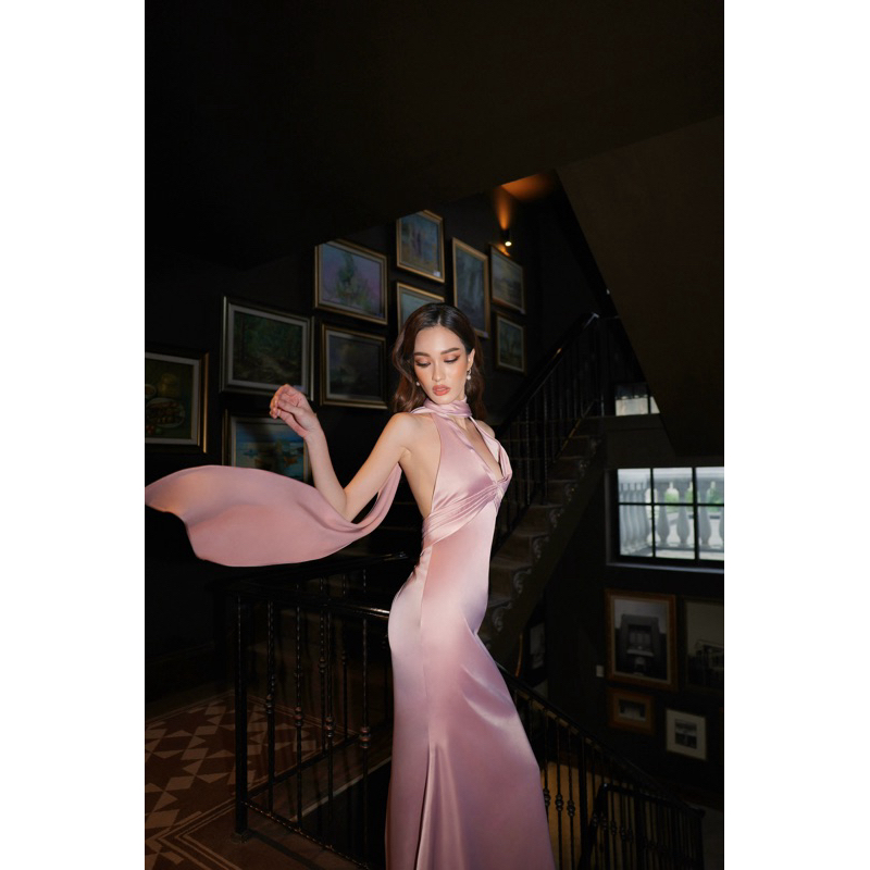 La femme รุ่น Patricia dress เดรสซาติน เดรสออกงาน