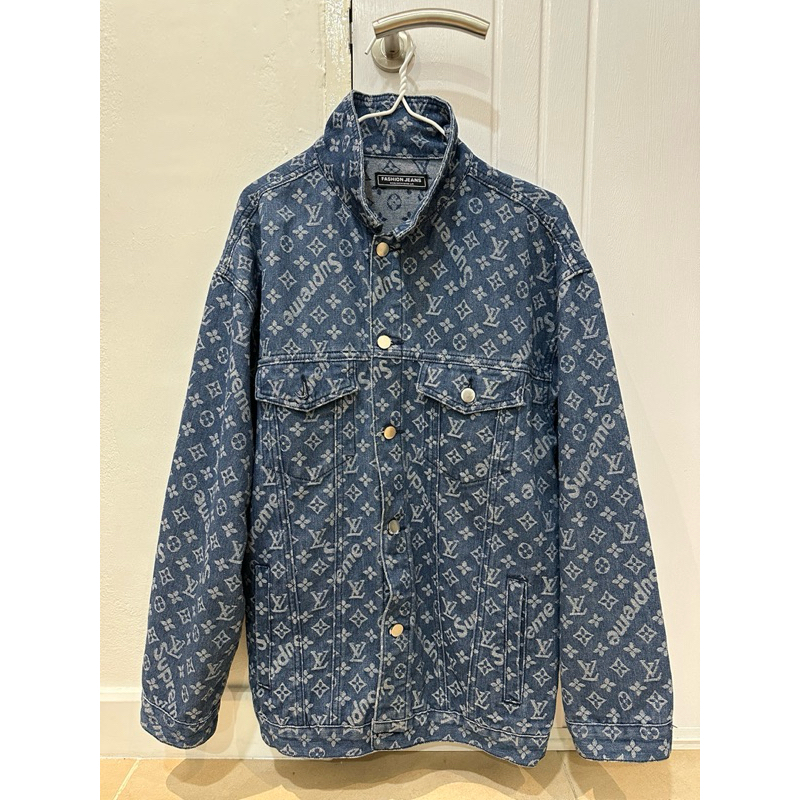 เสื้อคลุมยีนส์ jacket louis vuitton มือสอง สภาพดี ใส่สบาย