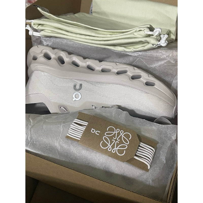 LOEWE X ON CLOUD สี SAND ของแท้ 100% พรี 42/43/44/45