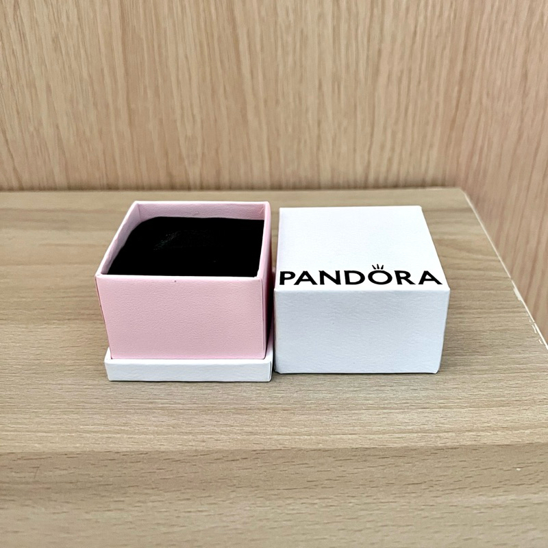 กล่องชาร์ม, กล่องกำไล Pandora รุ่นใหม่จากช็อป ของแท้💕