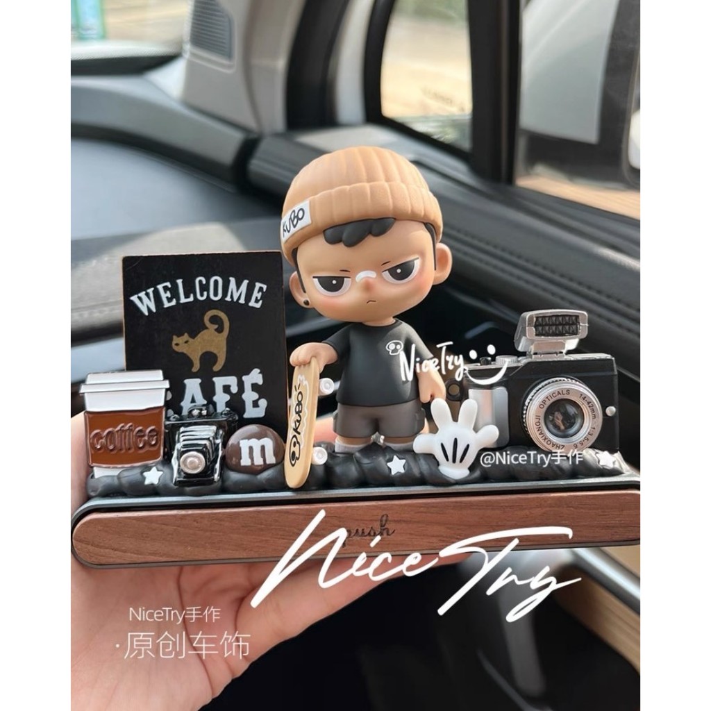 ฟิกเกอร์ KUBO Walks of Lire POPMART POPMART ของเล่น ของสะสม