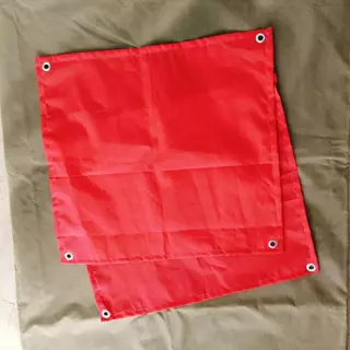 ผ้าแดงติดท้ายรถ 45x50 cm เจาะตาไก่ 4 มุม ติดท้ายรถบรรทุก ของมีพร้อมส่งทุกวัน