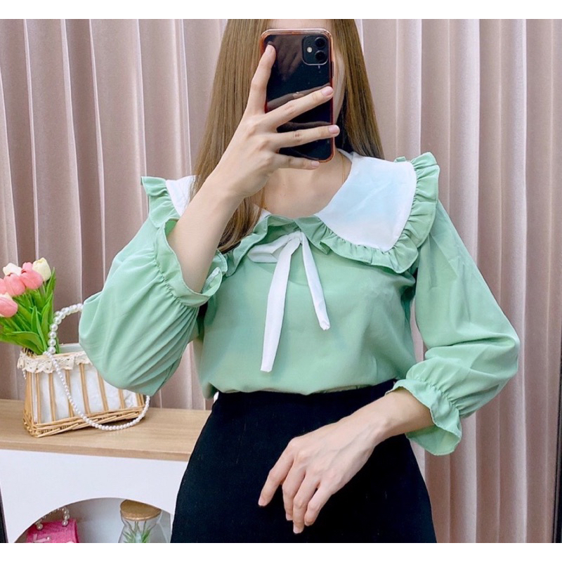 เสื้คอยู เเต่งปกขาว ผ้าพื้น สีเขียว