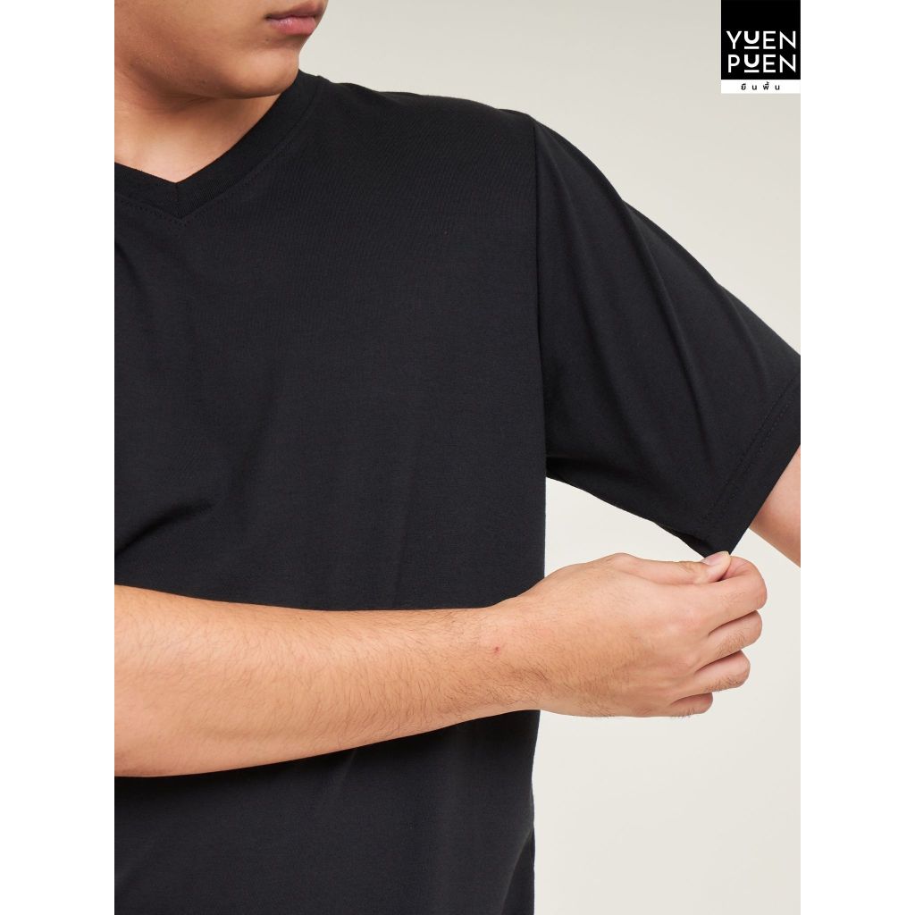 YuenPuen เสื้อยืดคอวี สีดำ ยืนพื้น ไม่ยืด ไม่ย้วย ไม่ต้องรีด สีพื้น เนื้อผ้านุ่มใส่สบาย