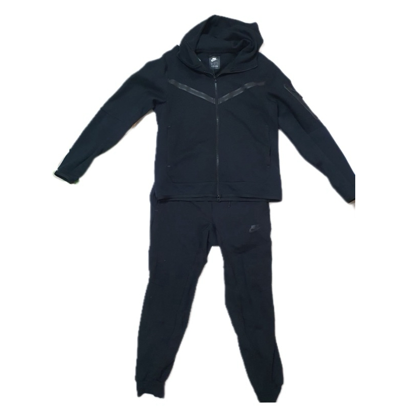 Nike Tech fleece (use like new)