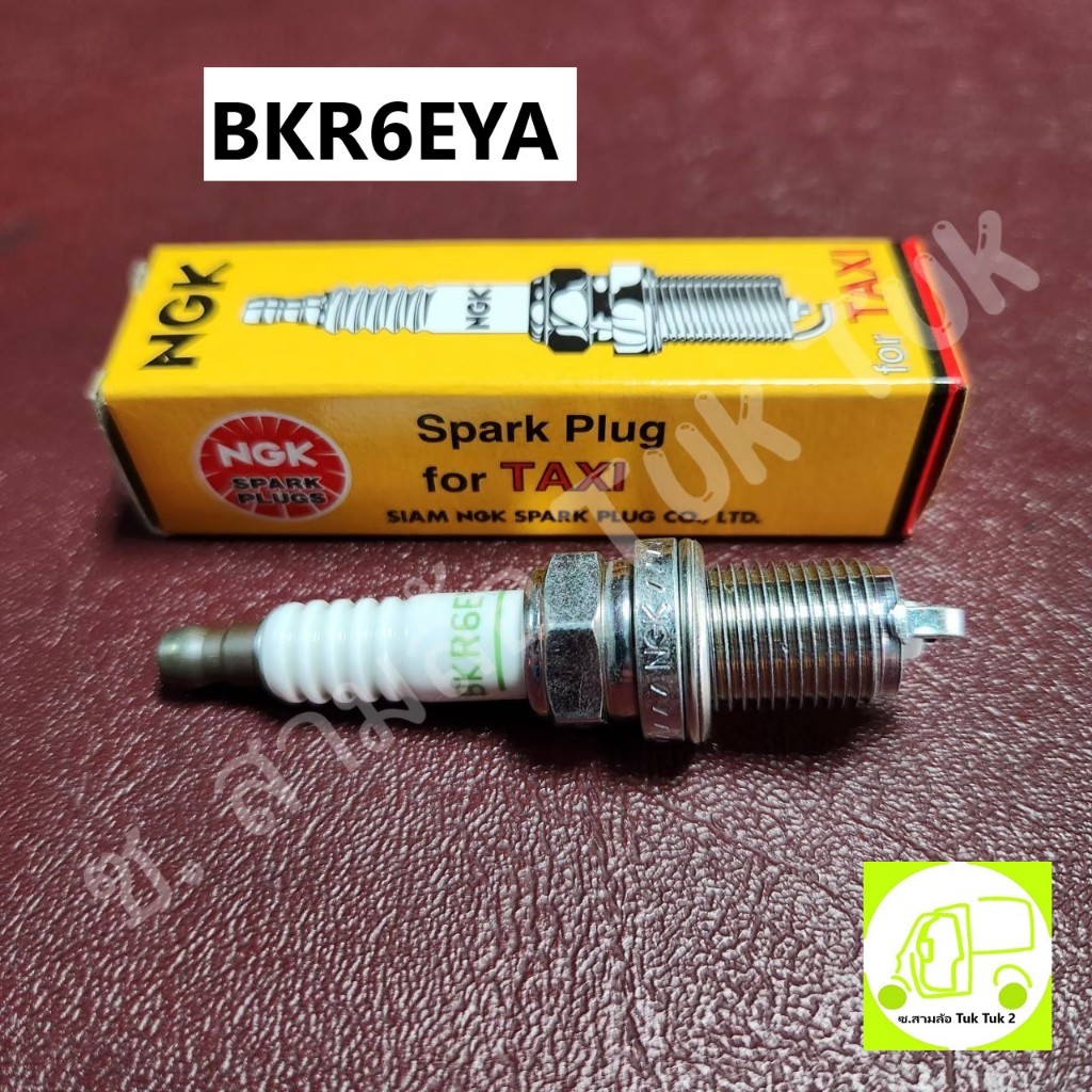 หัวเทียน BKR6EYA ขนาดบล็อก 16mm สำหรับ สามล้อตุ้กตุ้ก ใช้เครื่อง Daihatsu [NGK] 