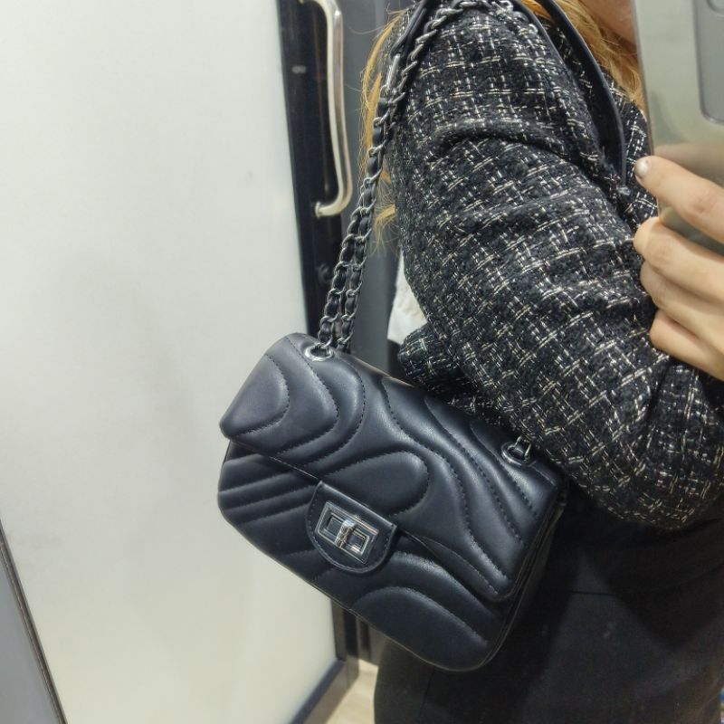 กระเป๋าสะพายข้างสีดำ fashion bag สไตล์ชาแนล chanel style