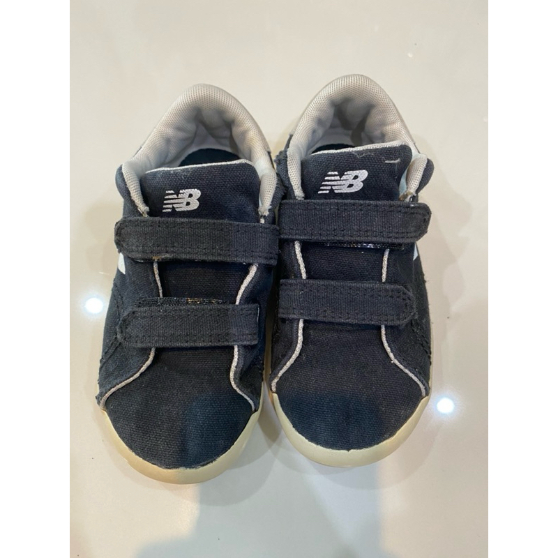 รองเท้าเด็กมือสองผ้าใบ New Balance
