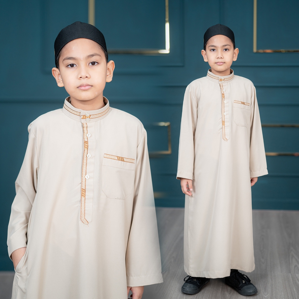 โต๊ปเด็กแขนยาว คอตั้ง แบรน ALHARAMAIN ทรงสวยใส่สบาย มีลายปักตรงสาบคอ (คละลายปัก) BA24 วาริสมุสลิม