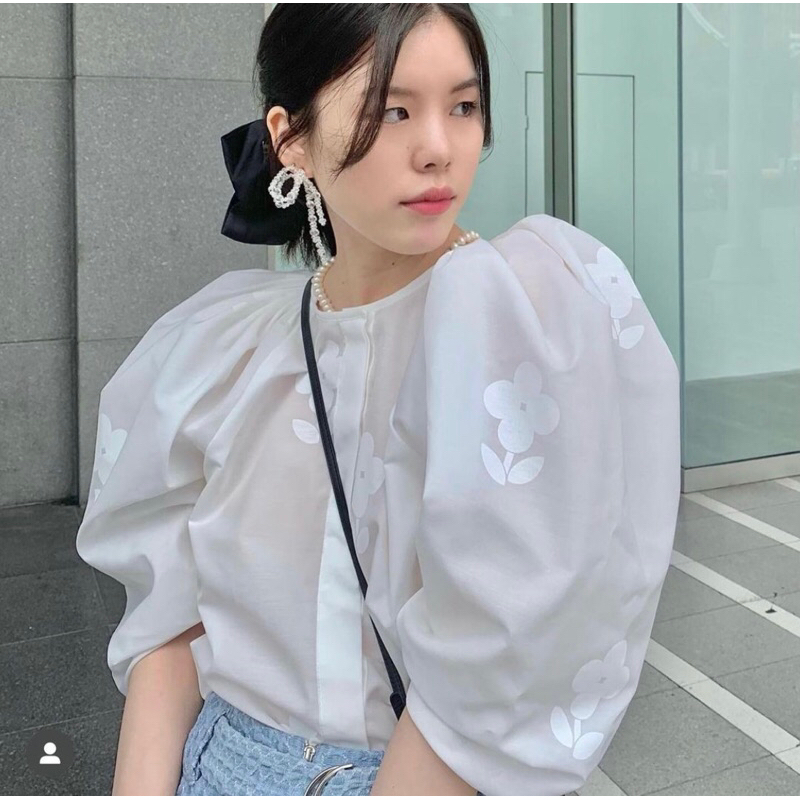 ส่งต่อ เสื้อ the srt studio อกไม่เกิน 34” (ช้อป 1,950) มือสอง **งดต่อราคาค่ะ