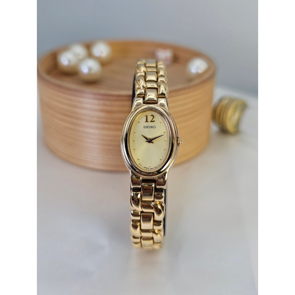 SEIKO  นาฬิกาผู้หญิง  Quartz  นาฬิกาทรงวงรี  สแตนเลส(ทอง)  รับประกัน 1ปี