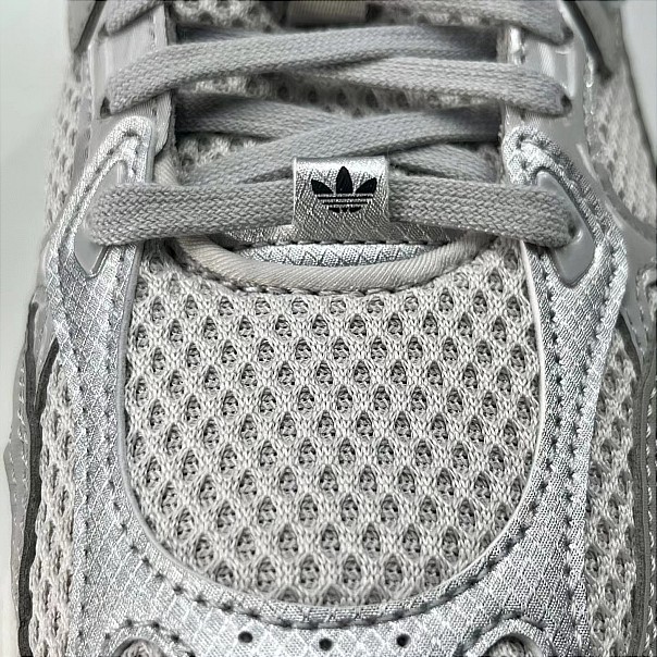 Adidas originals Astir sneakers shoes รองเท้าผ้าใบ รองเท้าวิ่ง
