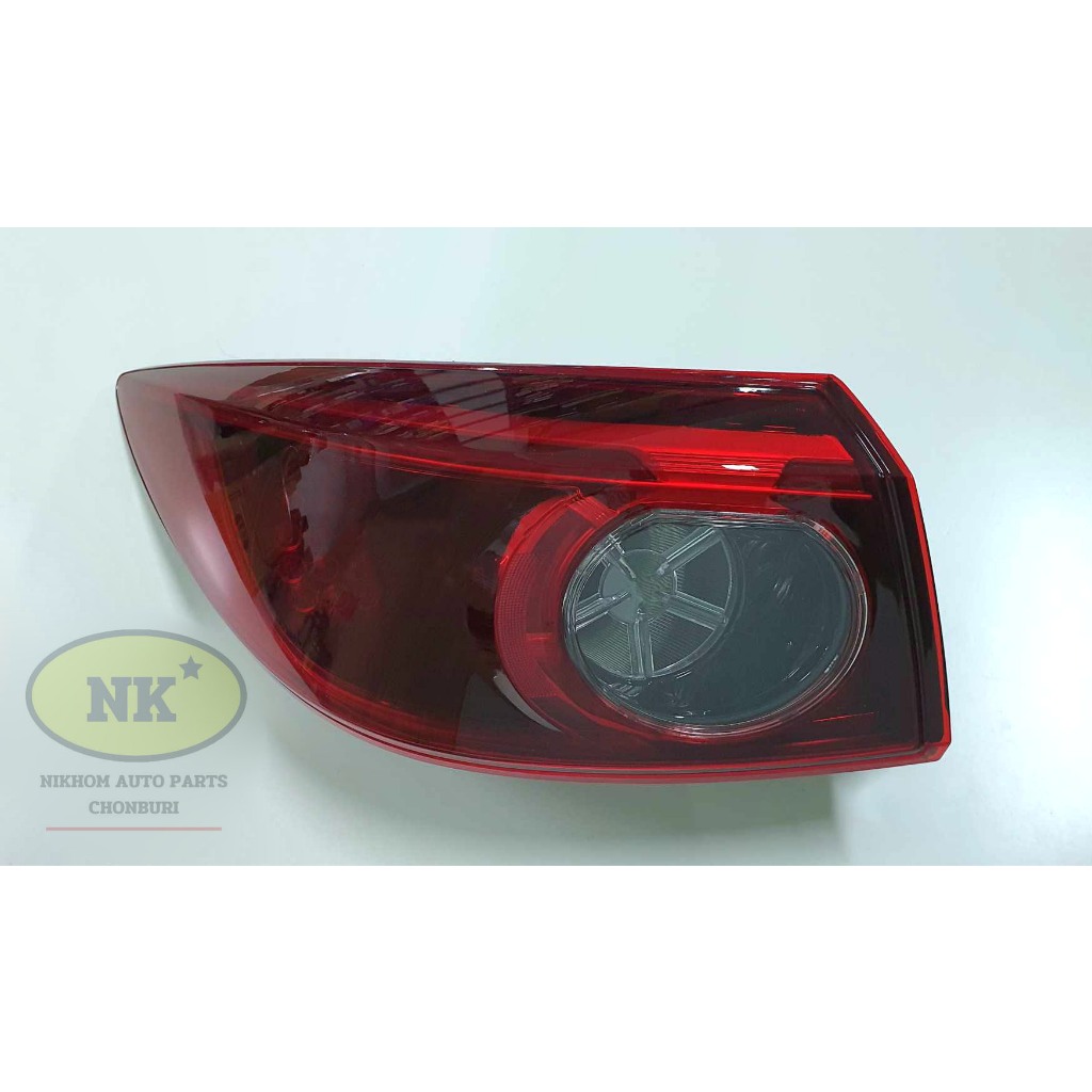 ไฟท้าย มาสด้า 3 Skyactiv *รุ่น4ประตู* ไฟ LED ปี 14'-17' / Mazda 3 14'-17'
