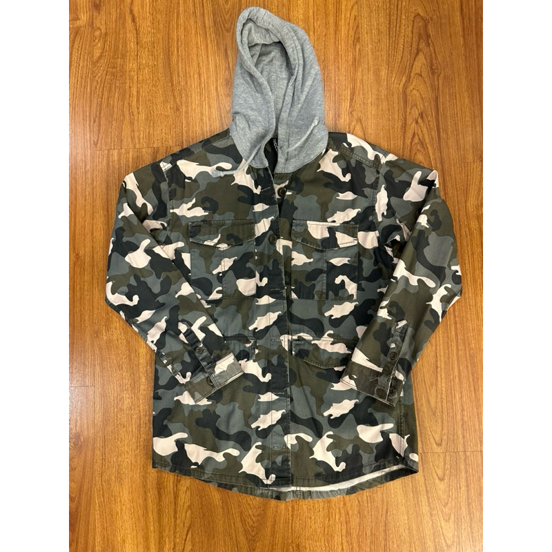 H&M เสื้อ jacket ลายทหาร มี hood