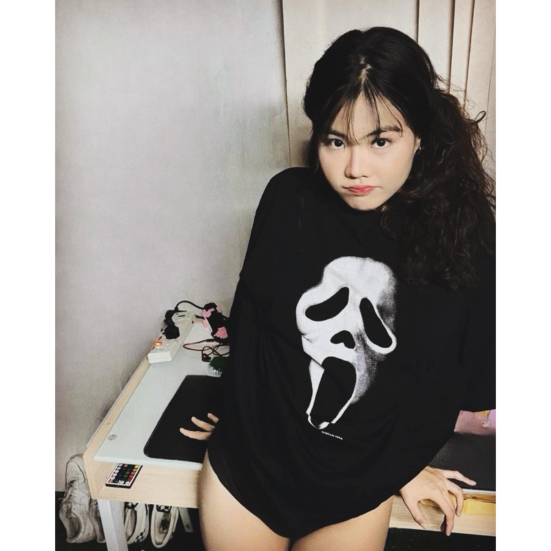 Cosmic เสื้อยืดลาย Scream เสื้อภาพยนต์ 90’s
