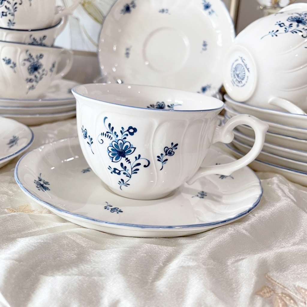ชุดกาเเฟ Noritake ไม่ผ่านการใช้งาน สวยละมุนค่ะ ขนาด จานรอง W 14.25cm เเก้ว H 6.5cm W 8.75cm