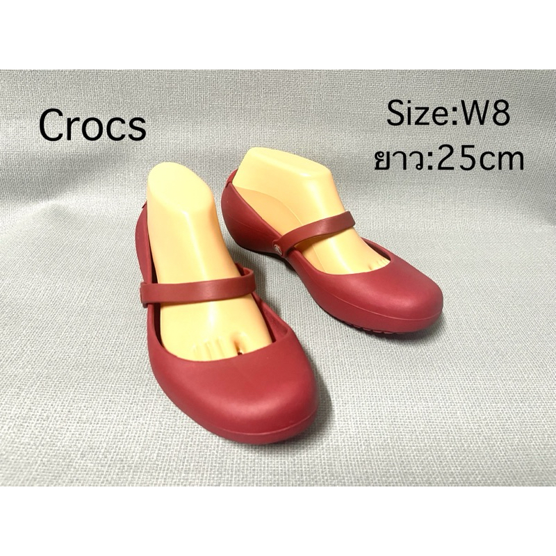 Crocs คร็อคส์  รองเท้าแบบสวมสีแดงเบอกันดี้ ใส่แล้วขับผิวมากๆ รองเท้าเพื่อสุขภาพ มือสองของแท้ สภาพดีมาก