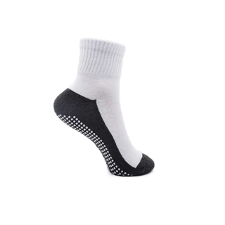 (Tomtam) Socksy ถุงเท้าขาวพื้นเทากันลื่น มีปุ่มกันลื่นถึง 300 ปุ่ม นุ่ม กระชับ ทนทาน