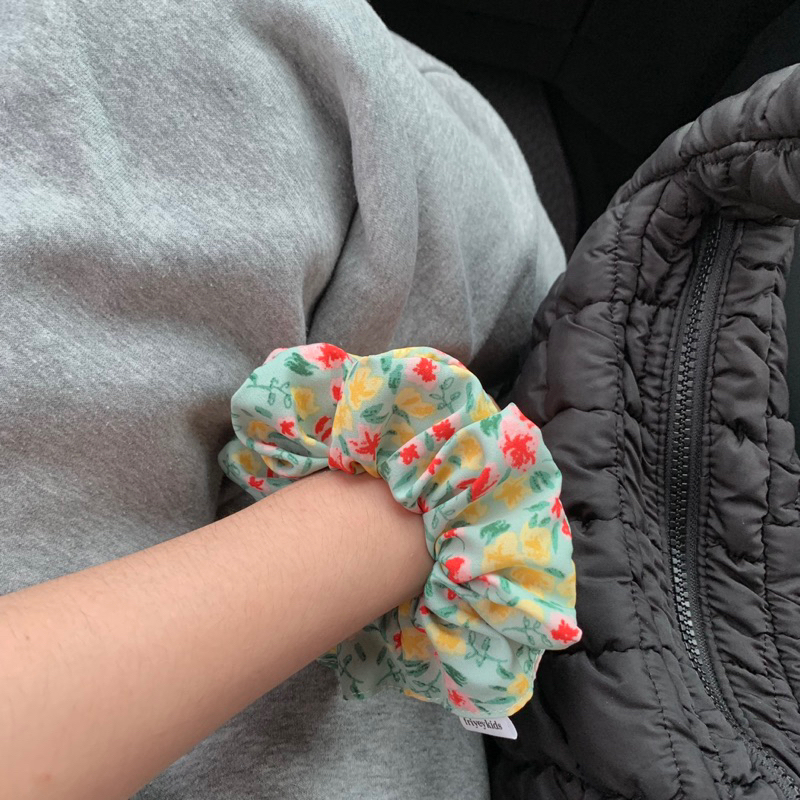 friyeykids greentea (scrunchies)