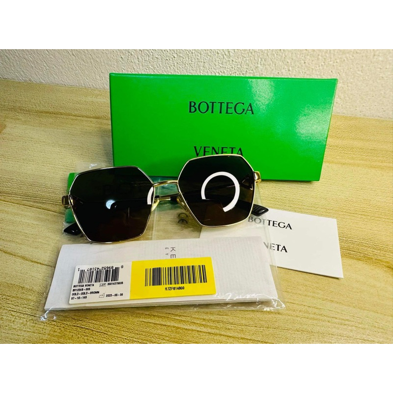 ส่งต่อแว่นตา BOTTEGA VENETA EYEWEAR