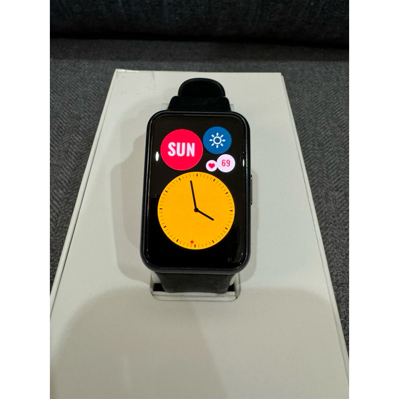 นาฬิกา Hauwei watch fit รุ่นปี 2020 📌มือสอง สนใจสอบถามเพิ่มเติมได้ค่ะ