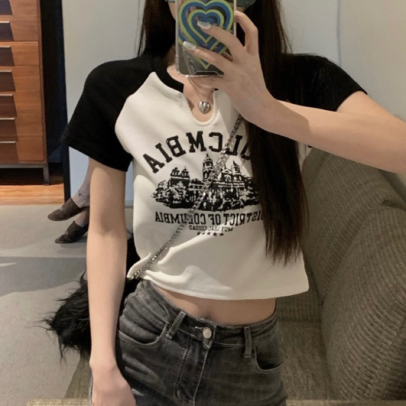 พร้อมส่ง🖤 เสื้อครอปเเขนสั้น คอกลม ดีเทล u  COLOMBIA น่ารัก ใส่สบาย - รูปที่ 3