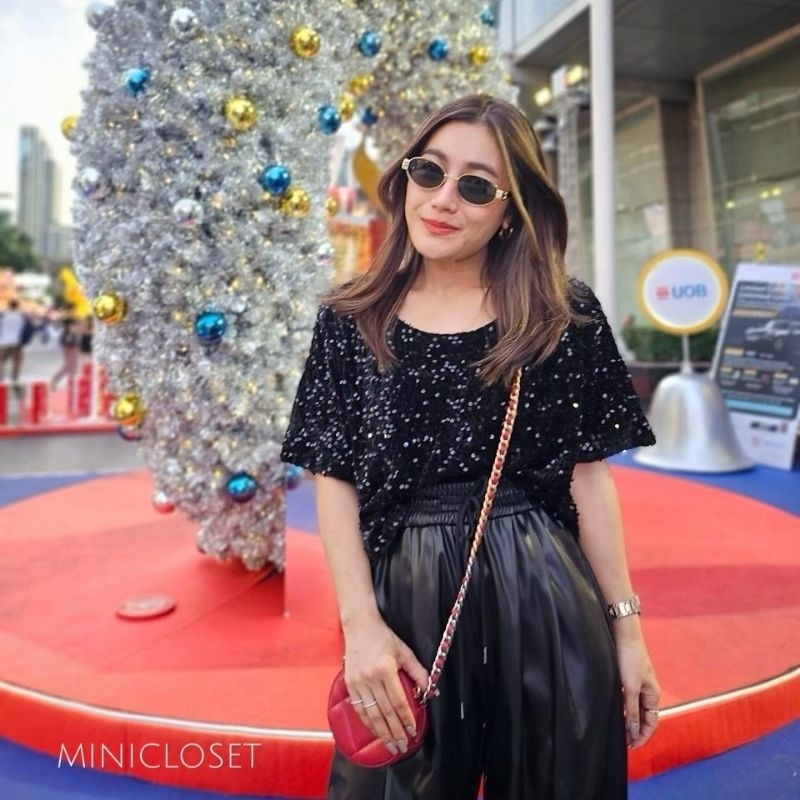 เสื้อแขนสั้นตัวโคร่งๆ​​ วิ้งๆ​ ใส่กลางคืน​วิบวับ​ เที่ยวคาเฟ่​ มี​ 3 สี ราคา ถูกที่สุด ดีลบีเคเค แกลเลอรีภาพที่ 4