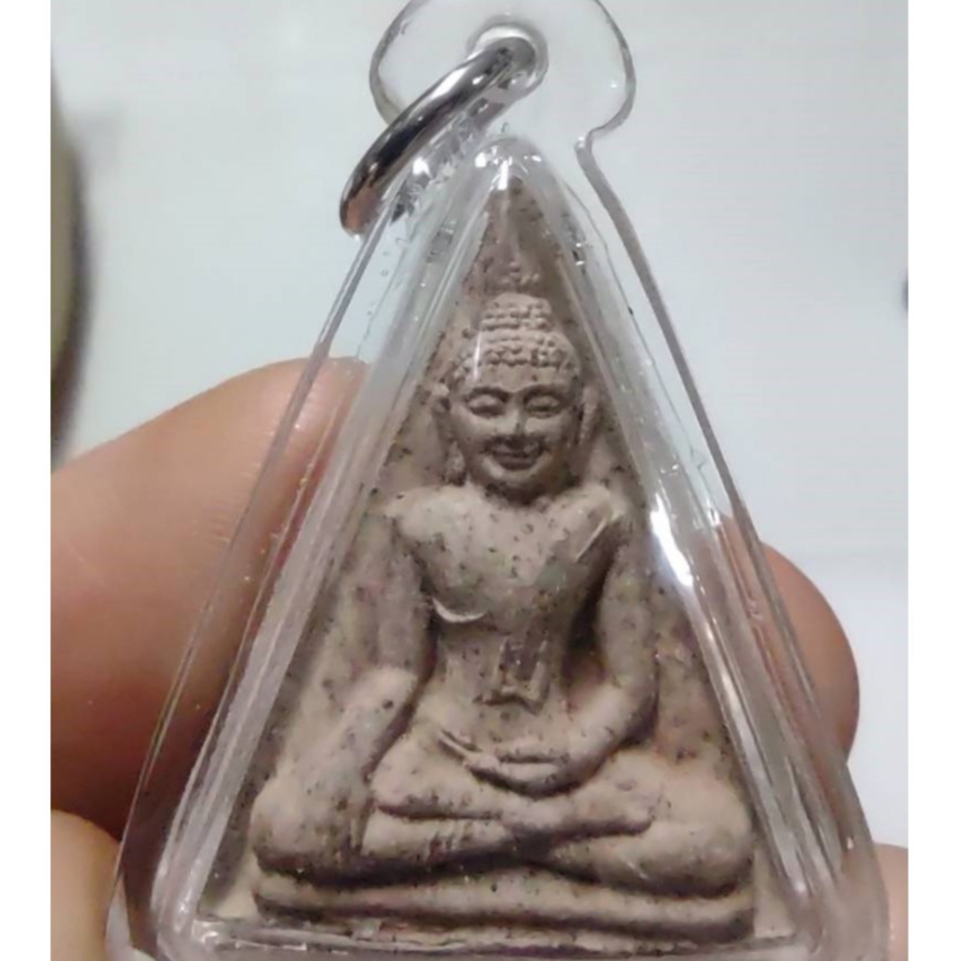 พระปางมารวิชัย เนื้อมวลสาร (อัดกรอบพลาสติกกันน้ำ)