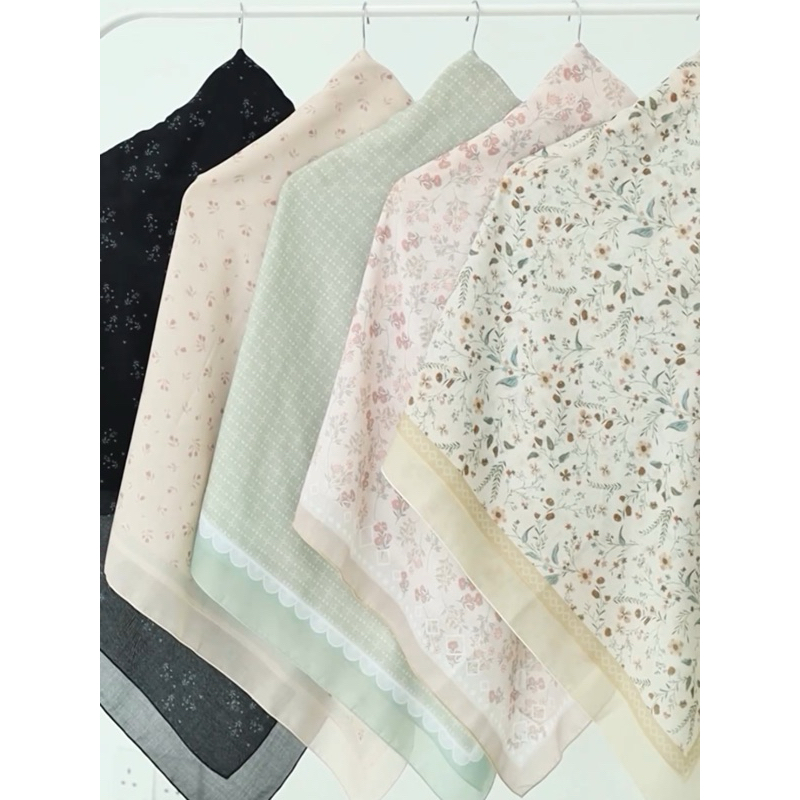 Alyss ผ้าคลุมบาวาหลาสาม ฮิญาบเหลี่ยมผืนใหญ่ หน้ากว้าง 60 Seloka Series