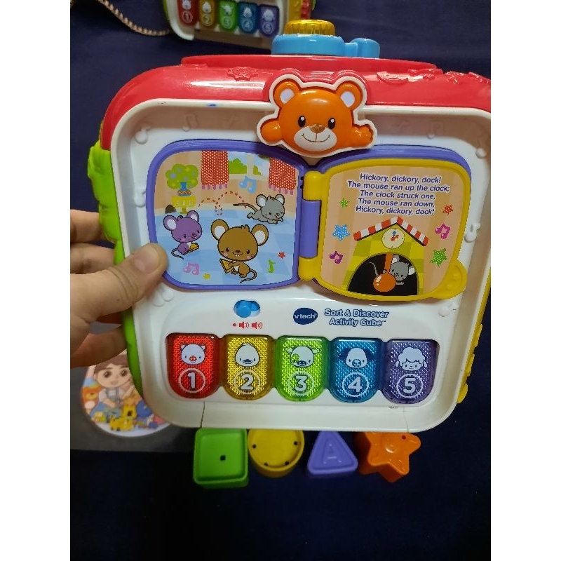 vtech 📍 มือสอง📍 กล่องกิจกรรมขนาดใหญ่มีเสียงมีไฟพร้อมบล็อคให้ค่ะ📍ตำนิไม่ใช่บล็อคคู่ตัวแต่หยอดได้ค่ะไม
