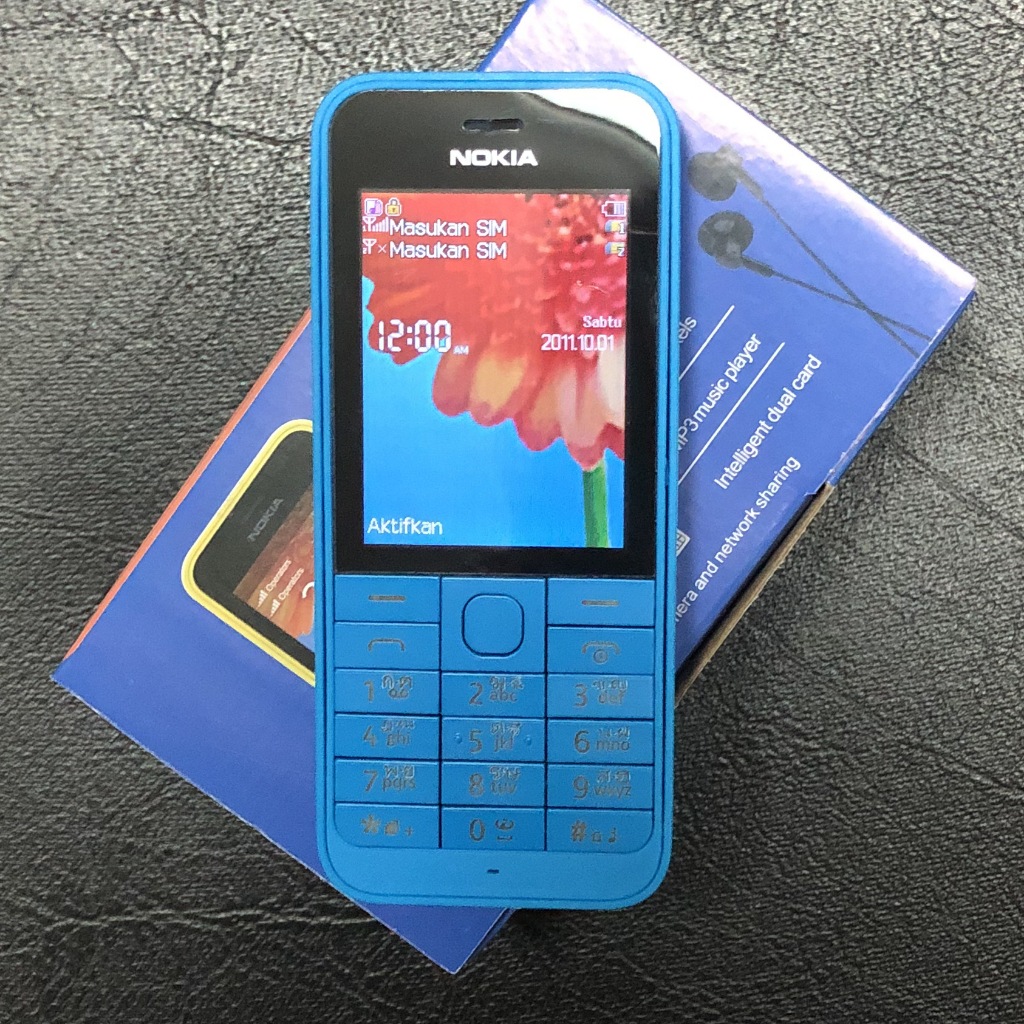 Nokia /  โนเกีย 215 DS บัตรคู่เก่าชายตรงแถบปุ่มใหญ่หน้าจอใหญ่ดัง