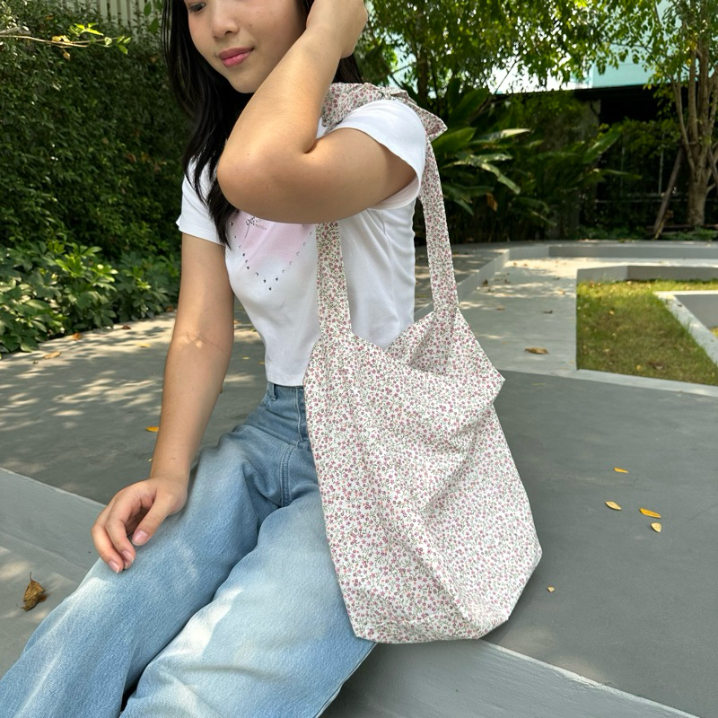 รวมกระเป๋าผ้าน่ารัก ลายดอกไม้ สายผูกโบว์ totebag 🌷🩰🤍 สีเยอะมาก - รูปที่ 7