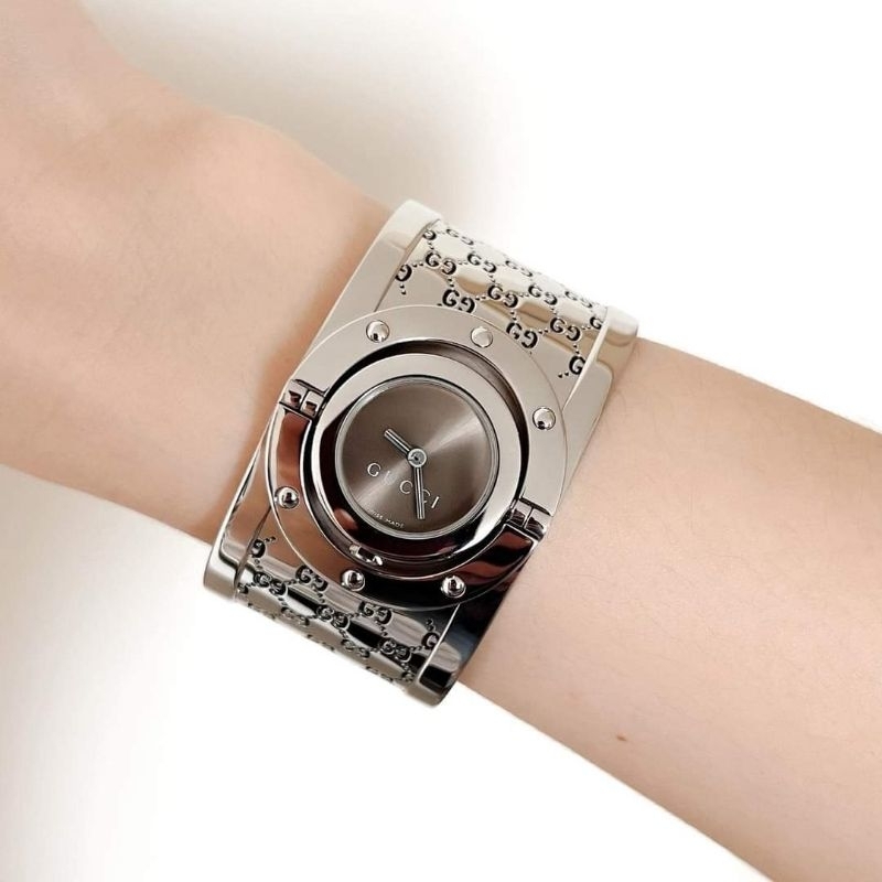 Gucci Twirl 33 mm Qz watch